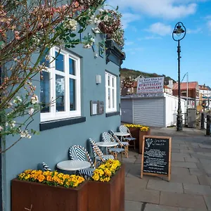Otel The Marine & Restaurant, Whitby